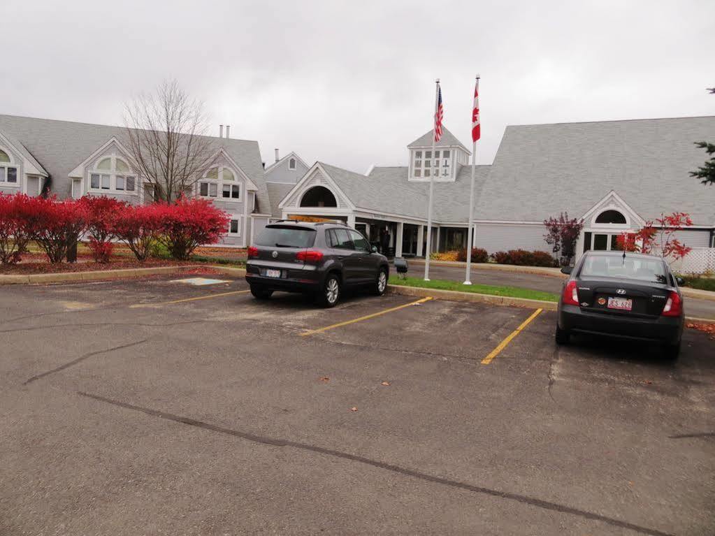 Riverside Resort And Conference Centre French Village Exterior photo